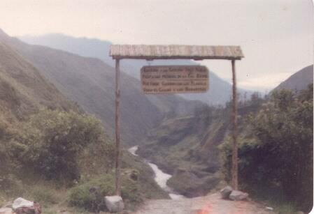 Pastaza Fluss mit dem Wasserfall Ines Maria