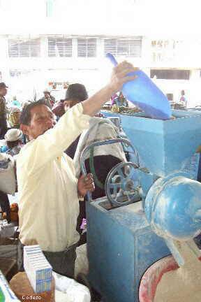 Molino de Máchica (harina de cereales: se consume con leche o agua) Plaza Urbina - Ambato - Tungurahua