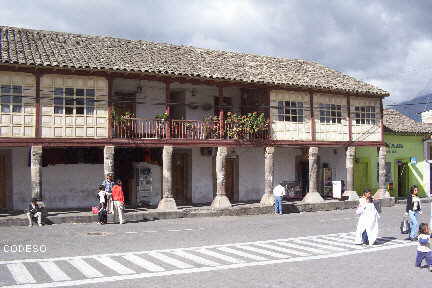 Bilder Casa antigua en la plaza de Cotacachi Old house in the Plaza de Altes Haus in der Plaza de Cotacachi
