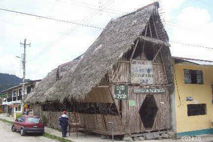 Casa contruida con caña de guadúa - Mindo - Noroccidente de Pichincha