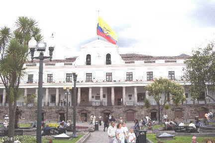 The Plaza de la Independencia with the Government Palace