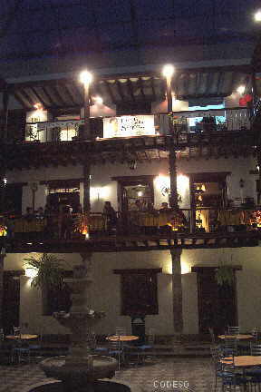 Pasaje Arzobispal - Plaza Grande - Quito Colonial