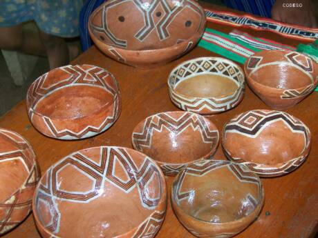 Keramikhandwerk artesanias en ceramica ceramic crafts comunal en las provincias Morona Santiago y Pastaza Región Amazonica Ecuador Sudamérica