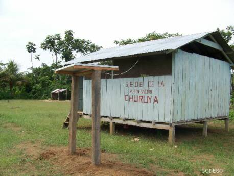 Energía eléctrica solar  en la Asociación ChuruyaAmazonía Ecuatoriana Sudamérica