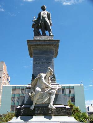 Montalvo con la musa de literatura Ambato