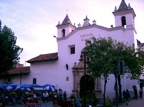 Seminario San Luis Plaza de las flores Ecuador Südamerika