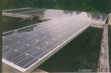 Vista a los paneles fotovoltaicos en Guachal - Esmeraldas