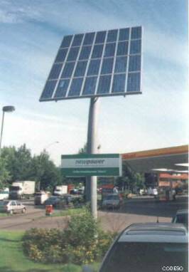 Paneles solares producen la energía para cargar a los carros eléctricos o alimentan a la red pública eléctricaHamburgo - Alemania