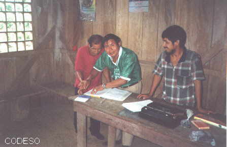 La Directiva preparando la Asamblea